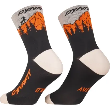 Ponožky Dynafit Traverse Mid Socks - Black Out/Ultra Orange
